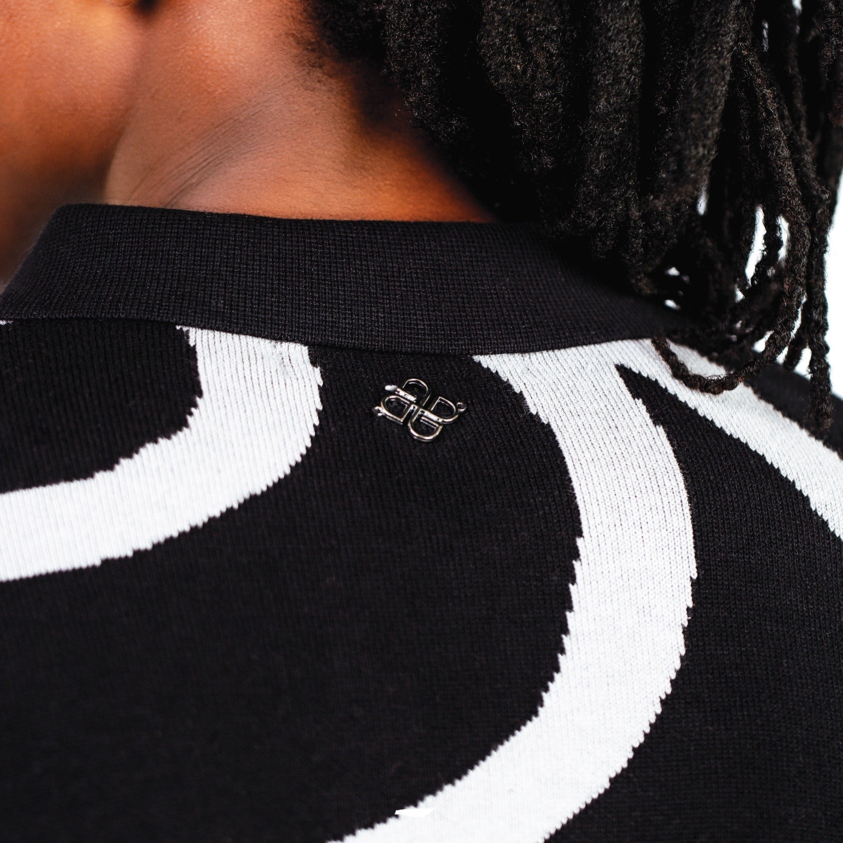 udarkie infinity metallic pin